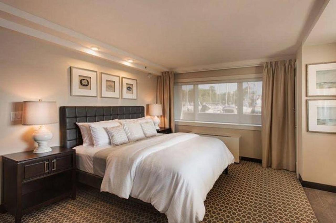 Fathoms Hotel & Marina Port Washington Esterno foto