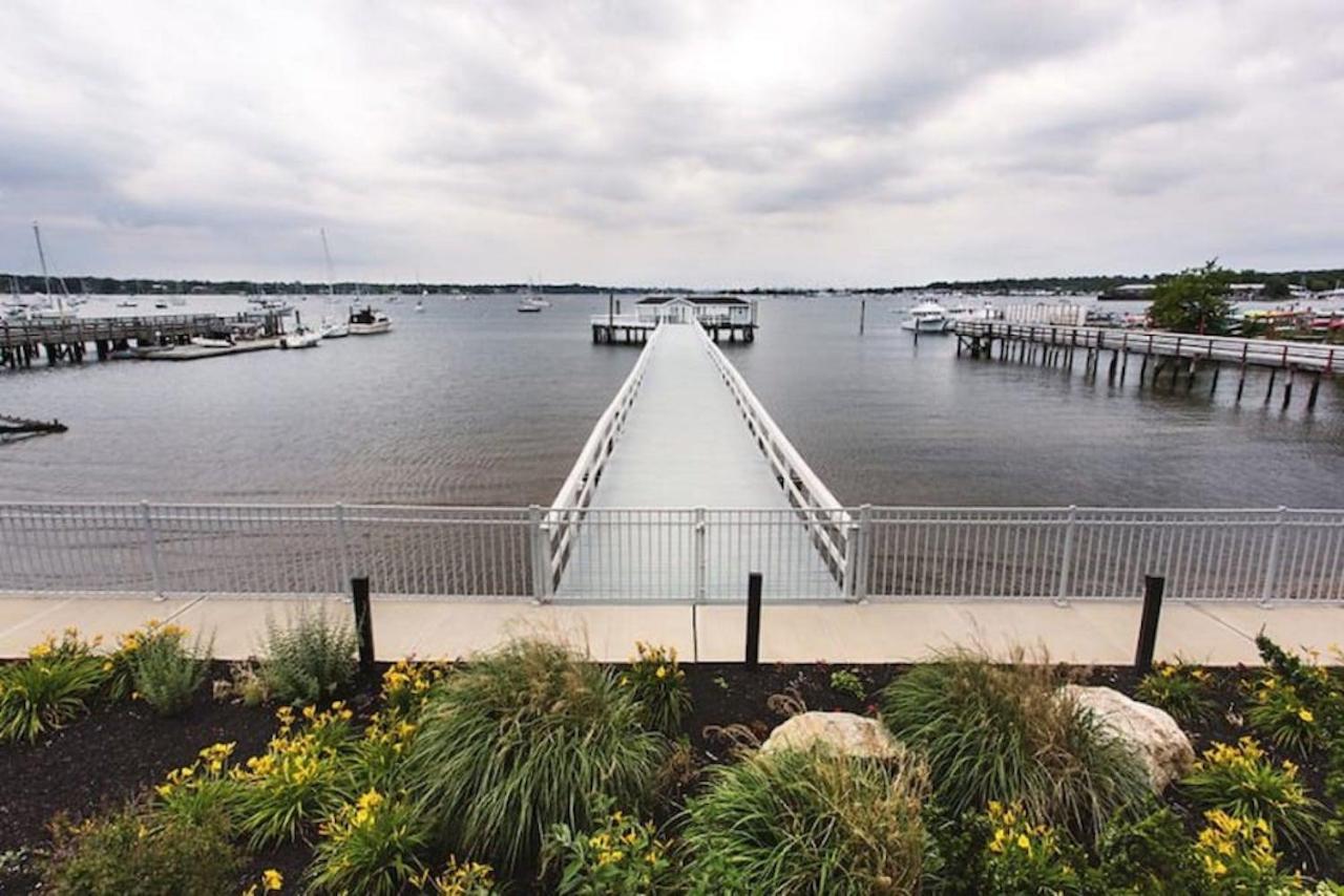 Fathoms Hotel & Marina Port Washington Esterno foto